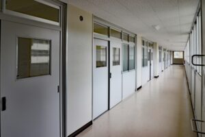 学校の廊下の画像
